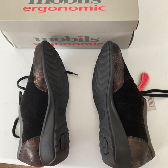 NWT Mobils sports shoes by Mephisto, Sabrina 🏃‍♀️ For Ultimate Comfort ❤️❤️! - Picture 4 of 9